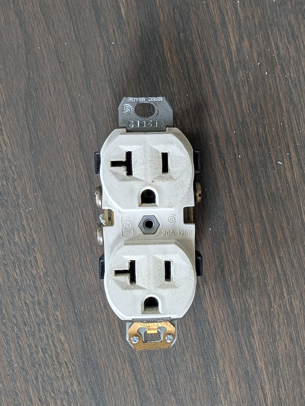Leviton Commercial/Specification Grade 20 Amp Duplex Outlet Receptacle
